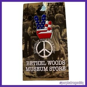 FLAG PEACE HAND PIN NWT